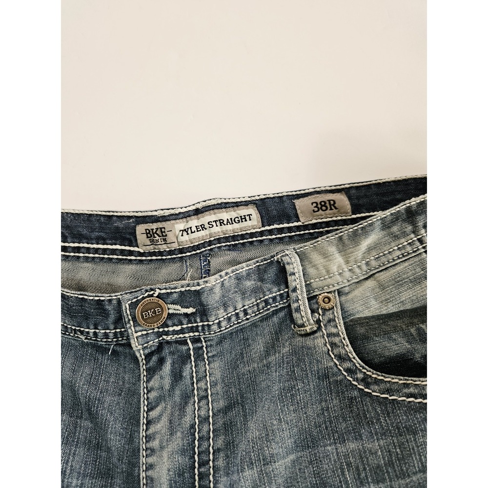 BKE Tyler Straight Leg Jeans Light Wash Distressed Denim Men's Size 38R - Picture 9 of 10